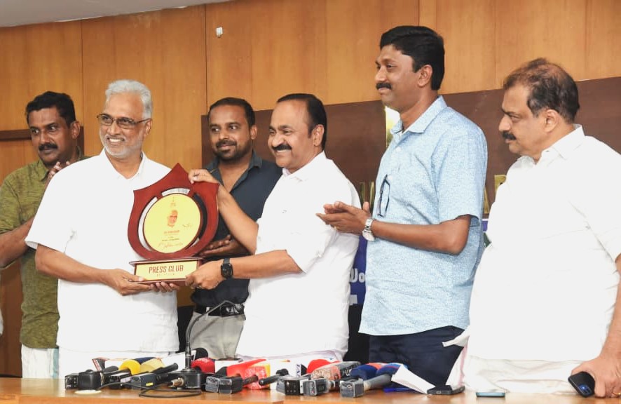 You are currently viewing SAFA Group MD KTMA Salam honoured by Malappuram Press Club